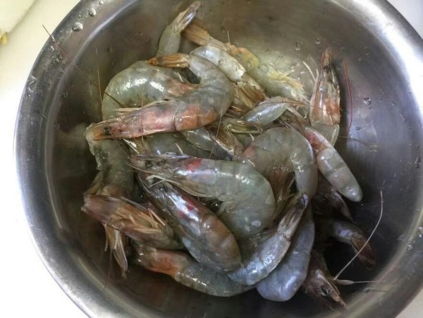 冬瓜炒蝦的做法-咸鮮味炒菜譜-易網(wǎng)<a href=http://www.xllyou.com/ target=_blank class=infotextkey>健康養(yǎng)生</a>網(wǎng) 冬瓜炒蝦的做法-咸鮮味炒菜譜