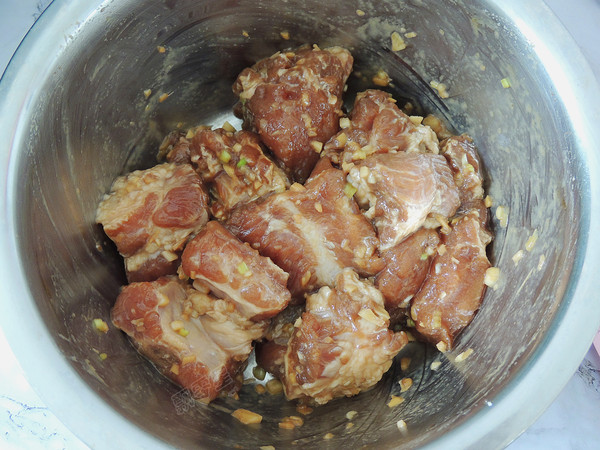 木耳蒸排骨的做法-家常味蒸菜譜-易網健康養生網 木耳蒸排骨的做法-家常味蒸菜譜