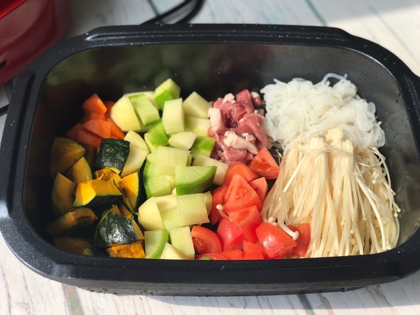 什錦牛肉鍋的做法-家常味煮菜譜-易網<a href=http://www.xllyou.com/ target=_blank class=infotextkey>健康養生</a>網 什錦牛肉鍋的做法-家常味煮菜譜