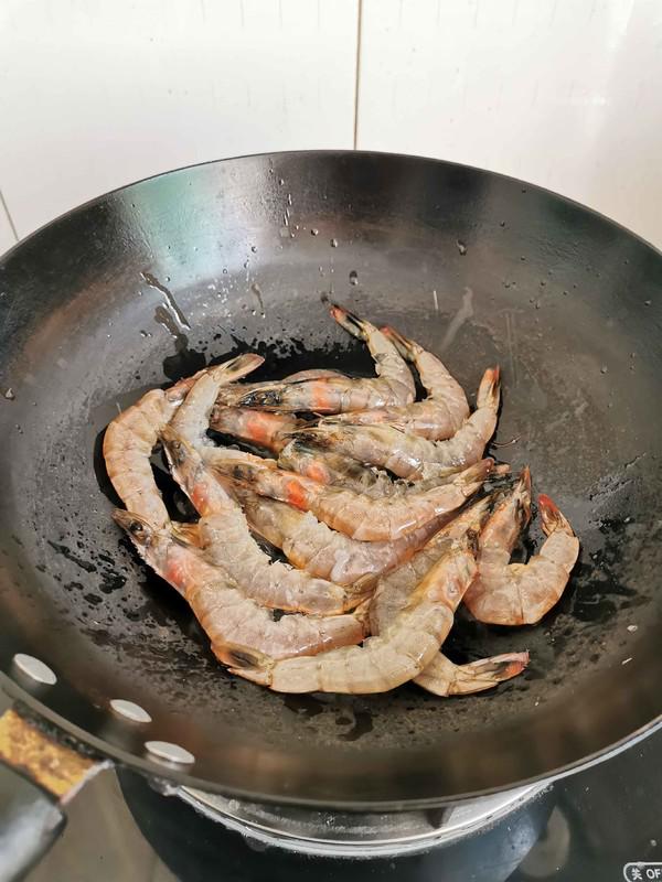 紅燒大蝦的做法-咸鮮味燒菜譜-易網(wǎng)健康養(yǎng)生網(wǎng) 紅燒大蝦的做法-咸鮮味燒菜譜