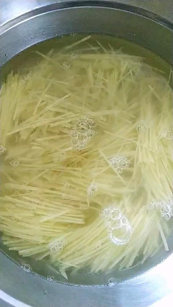 酸辣爽口土豆絲的做法-酸辣味拌菜譜-易網健康養生網 酸辣爽口土豆絲的做法-酸辣味拌菜譜