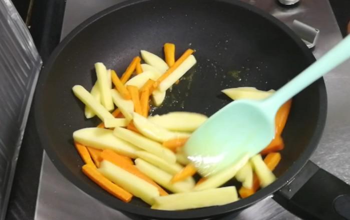 沙爹土豆牛肉的做法-家常味炒菜譜-易網健康養生網 沙爹土豆牛肉的做法-家常味炒菜譜