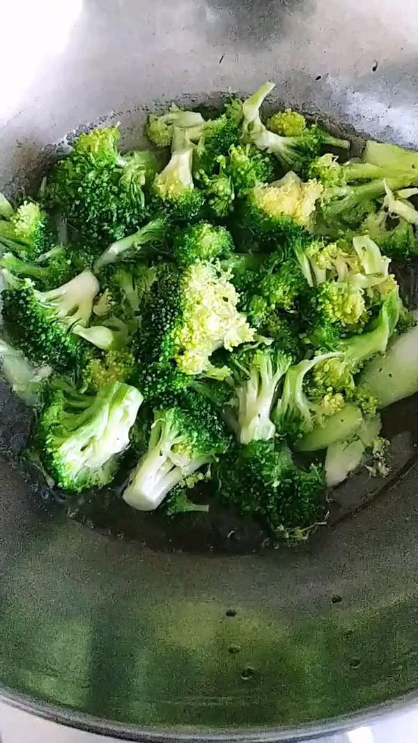 麻辣酸爽西藍花的做法-酸辣味煮菜譜