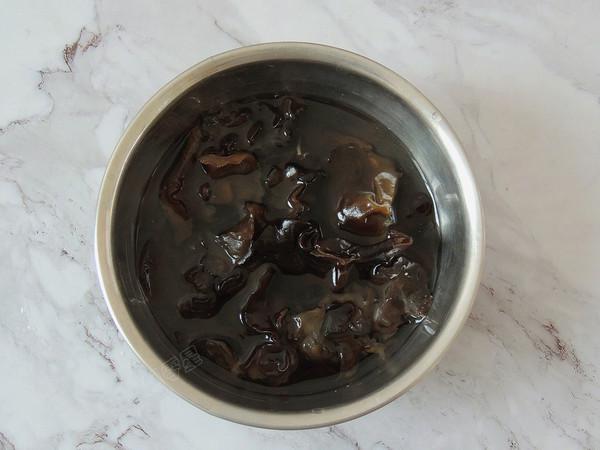 木耳蒸排骨的做法-家常味蒸菜譜-易網健康養生網 木耳蒸排骨的做法-家常味蒸菜譜