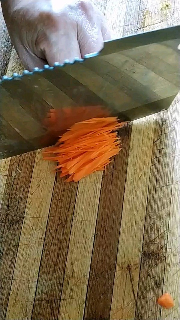 酸辣爽口土豆絲的做法-酸辣味拌菜譜-易網健康養生網 酸辣爽口土豆絲的做法-酸辣味拌菜譜