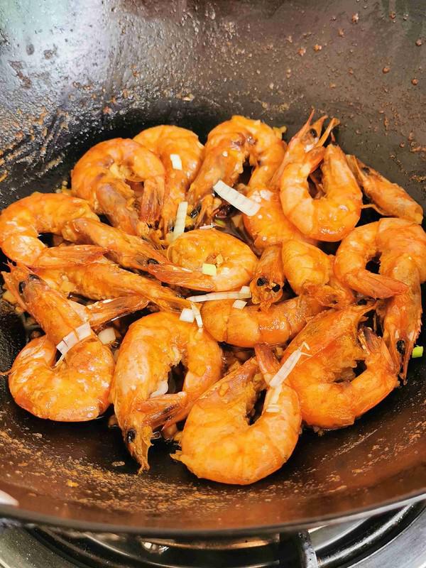 紅燒大蝦的做法-咸鮮味燒菜譜-易網(wǎng)健康養(yǎng)生網(wǎng) 紅燒大蝦的做法-咸鮮味燒菜譜