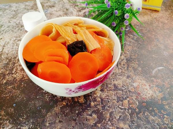 紅蘿卜燉腐竹的做法-家常味燉菜譜