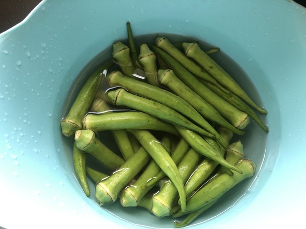 白灼秋葵的做法-其它口味煮菜譜-易網<a href=http://www.xllyou.com/ target=_blank class=infotextkey>健康養生</a>網 白灼秋葵的做法-其它口味煮菜譜