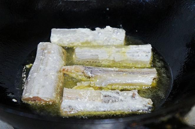 香煎帶魚的做法-咸鮮味煎菜譜