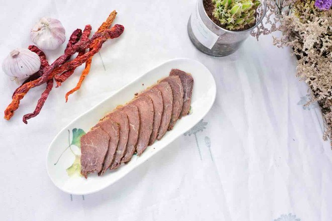 家庭秘?方:香辣鹵牛肉,口口生香,越嚼越香的做法-五香味燉菜譜-易網健康養生網 家庭秘?方:香辣鹵牛肉,口口生香,越嚼越香的做法-五香味燉菜譜