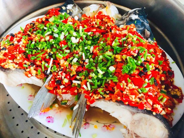 拿的出手的宴客菜,剁椒魚頭,超下飯零失敗的做法-咸鮮味蒸菜譜-易網健康養生網 拿的出手的宴客菜,剁椒魚頭,超下飯零失敗的做法-咸鮮味蒸菜譜