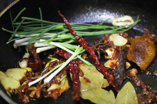 家庭秘?方:香辣鹵牛肉,口口生香,越嚼越香的做法-五香味燉菜譜-易網健康養生網 家庭秘?方:香辣鹵牛肉,口口生香,越嚼越香的做法-五香味燉菜譜