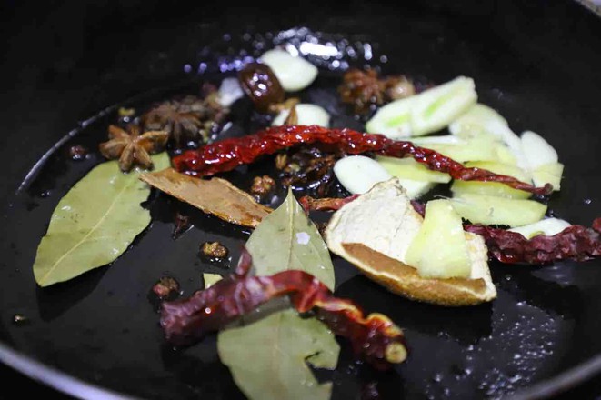 家庭秘?方:香辣鹵牛肉,口口生香,越嚼越香的做法-五香味燉菜譜-易網健康養生網 家庭秘?方:香辣鹵牛肉,口口生香,越嚼越香的做法-五香味燉菜譜