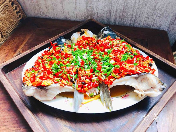 拿的出手的宴客菜,剁椒魚頭,超下飯零失敗的做法-咸鮮味蒸菜譜-易網健康養生網 拿的出手的宴客菜,剁椒魚頭,超下飯零失敗的做法-咸鮮味蒸菜譜