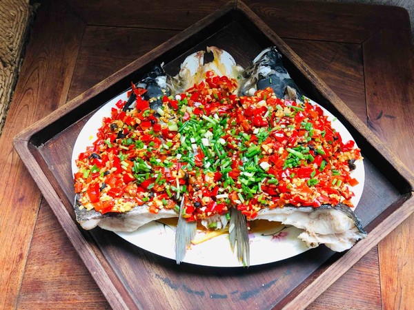 拿的出手的宴客菜,剁椒魚頭,超下飯零失敗的做法-咸鮮味蒸菜譜-易網健康養生網 拿的出手的宴客菜,剁椒魚頭,超下飯零失敗的做法-咸鮮味蒸菜譜