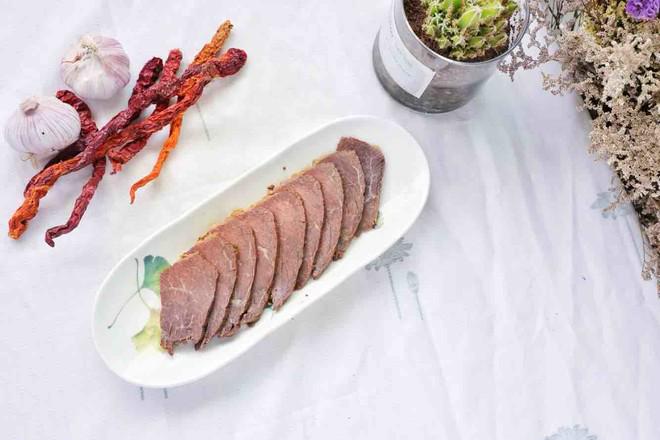 家庭秘?方:香辣鹵牛肉,口口生香,越嚼越香的做法-五香味燉菜譜-易網健康養生網 家庭秘?方:香辣鹵牛肉,口口生香,越嚼越香的做法-五香味燉菜譜