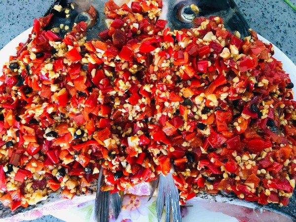 拿的出手的宴客菜,剁椒魚頭,超下飯零失敗的做法-咸鮮味蒸菜譜-易網健康養生網 拿的出手的宴客菜,剁椒魚頭,超下飯零失敗的做法-咸鮮味蒸菜譜