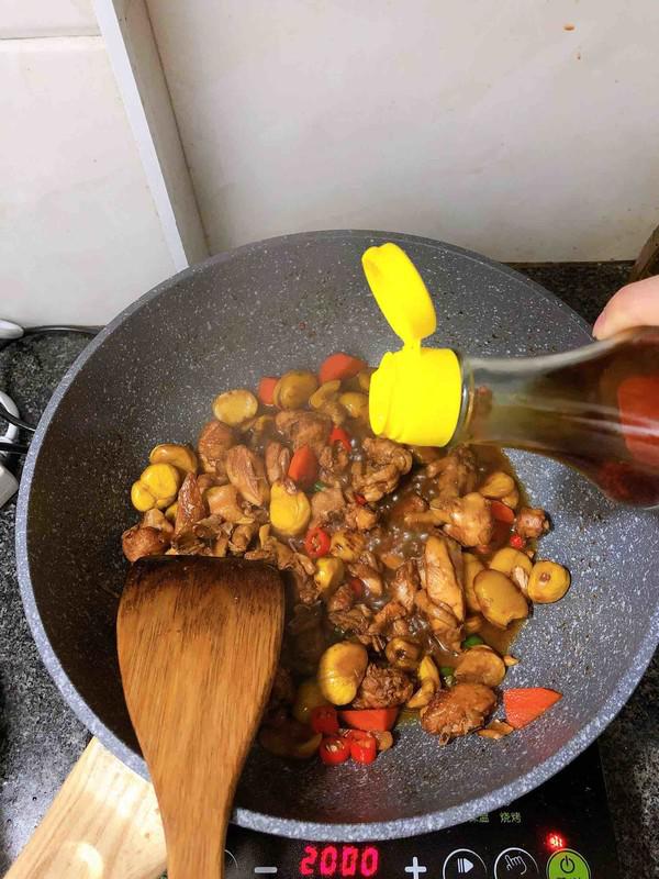 板栗燒雞的做法-醬香味燒菜譜-易網健康養(yǎng)生網 板栗燒雞的做法-醬香味燒菜譜