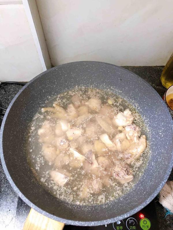 板栗燒雞的做法-醬香味燒菜譜-易網健康養(yǎng)生網 板栗燒雞的做法-醬香味燒菜譜