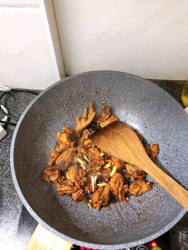 板栗燒雞的做法-醬香味燒菜譜-易網健康養(yǎng)生網 板栗燒雞的做法-醬香味燒菜譜