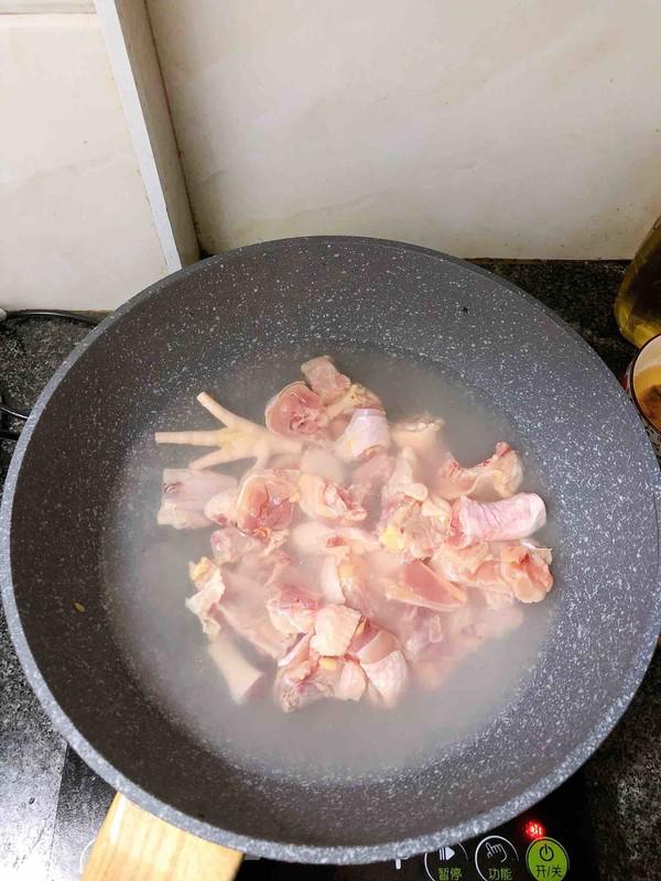 板栗燒雞的做法-醬香味燒菜譜-易網健康養(yǎng)生網 板栗燒雞的做法-醬香味燒菜譜