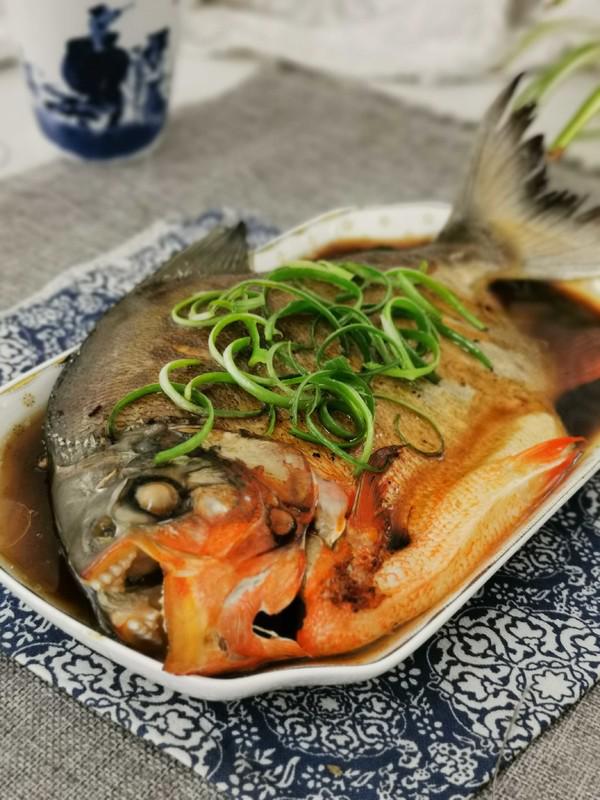 清蒸紅石斑魚的做法-咸鮮味蒸菜譜-易網健康養生網 清蒸紅石斑魚的做法-咸鮮味蒸菜譜