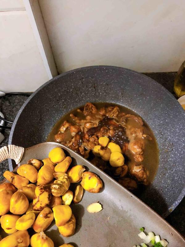 板栗燒雞的做法-醬香味燒菜譜-易網健康養(yǎng)生網 板栗燒雞的做法-醬香味燒菜譜