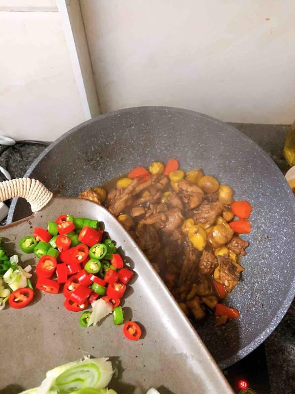 板栗燒雞的做法-醬香味燒菜譜-易網健康養(yǎng)生網 板栗燒雞的做法-醬香味燒菜譜