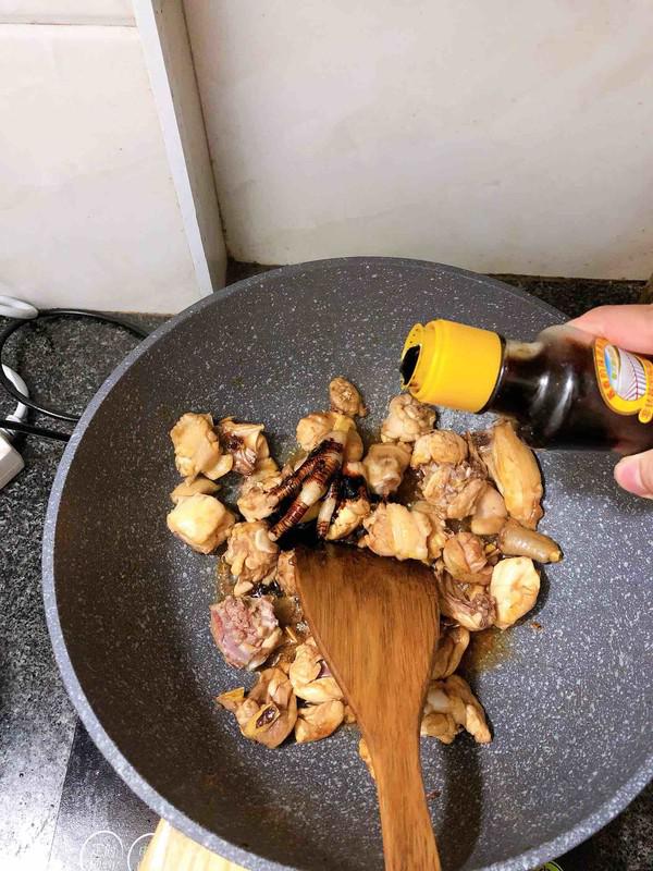 板栗燒雞的做法-醬香味燒菜譜-易網健康養(yǎng)生網 板栗燒雞的做法-醬香味燒菜譜