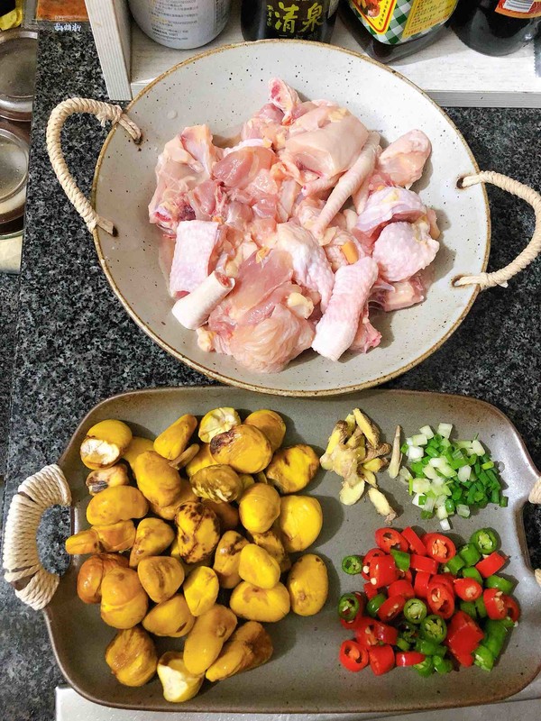 板栗燒雞的做法-醬香味燒菜譜-易網<a href=http://www.xllyou.com/ target=_blank class=infotextkey>健康養(yǎng)生</a>網 板栗燒雞的做法-醬香味燒菜譜