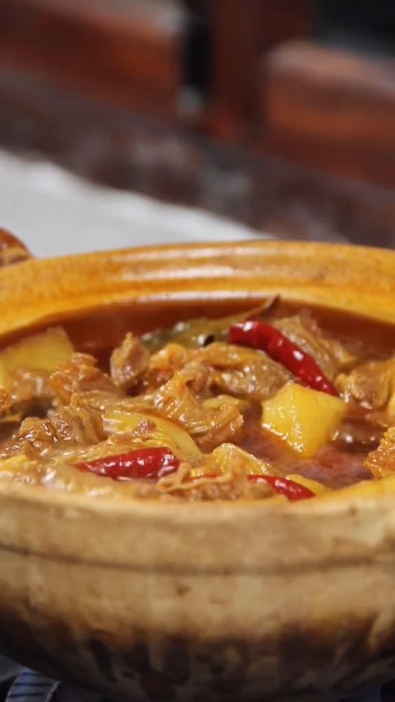 土豆燉牛腩的做法-家常味燉菜譜-易網健康養生網 土豆燉牛腩的做法-家常味燉菜譜