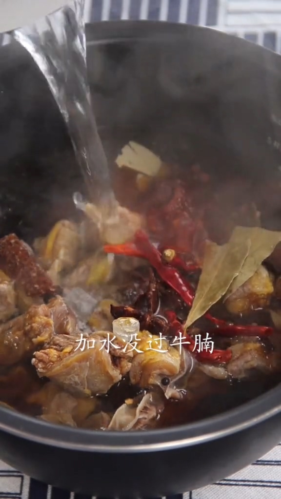 土豆燉牛腩的做法-家常味燉菜譜-易網健康養生網 土豆燉牛腩的做法-家常味燉菜譜