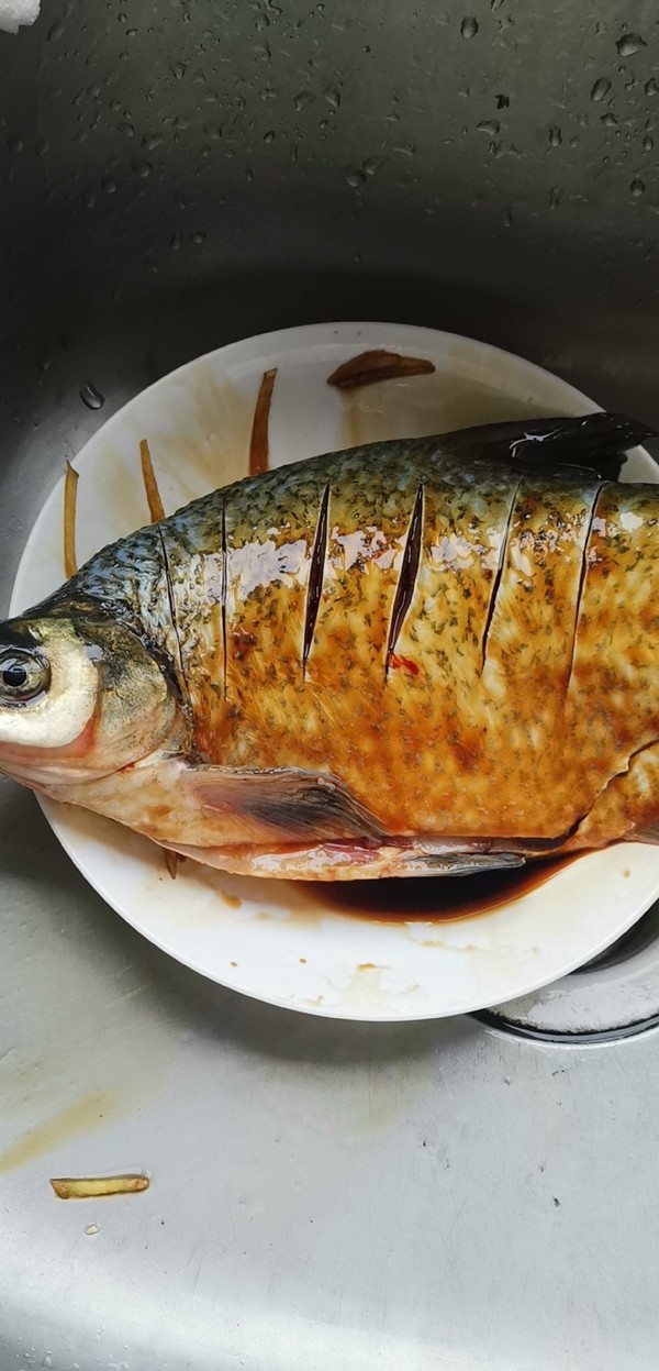 紅燒魚的做法-香辣味煎菜譜-易網(wǎng)健康養(yǎng)生網(wǎng) 紅燒魚的做法-香辣味煎菜譜