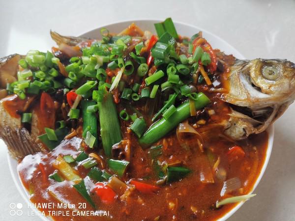 紅燒魚的做法-香辣味煎菜譜-易網(wǎng)健康養(yǎng)生網(wǎng) 紅燒魚的做法-香辣味煎菜譜