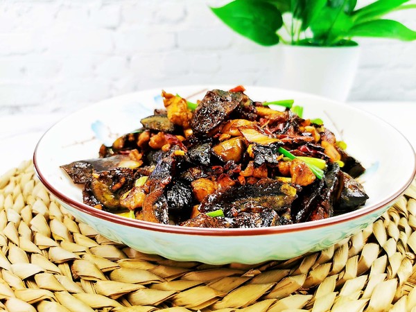 宮保皮蛋(無花生版)的做法-咸鮮味炒菜譜-易網健康養生網 宮保皮蛋(無花生版)的做法-咸鮮味炒菜譜