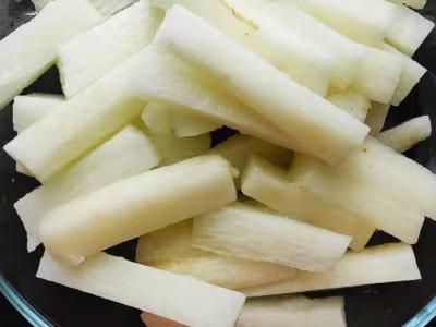 芹菜炒山藥的做法-家常味炒菜譜-易網(wǎng)<a href=http://www.xllyou.com/ target=_blank class=infotextkey>健康養(yǎng)生</a>網(wǎng) 芹菜炒山藥的做法-家常味炒菜譜