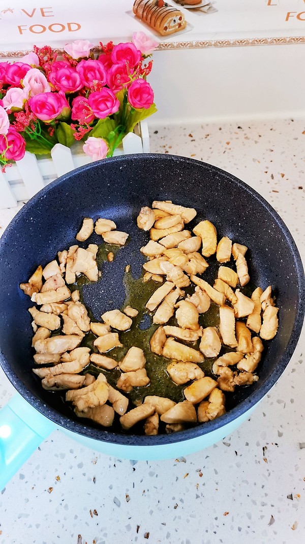 宮保皮蛋(無花生版)的做法-咸鮮味炒菜譜-易網健康養生網 宮保皮蛋(無花生版)的做法-咸鮮味炒菜譜