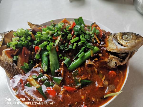 紅燒魚的做法-香辣味煎菜譜-易網(wǎng)健康養(yǎng)生網(wǎng) 紅燒魚的做法-香辣味煎菜譜