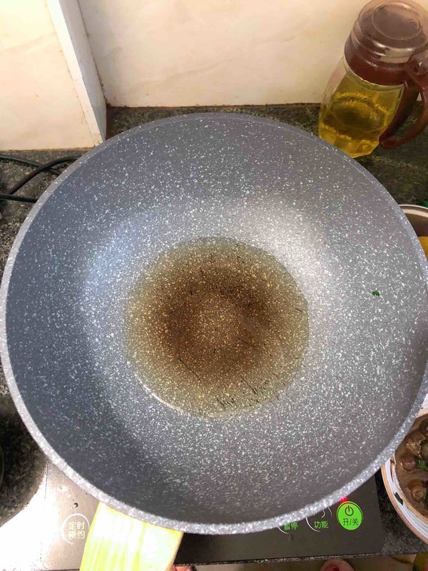 手撕茄子的做法-醬香味拌菜譜