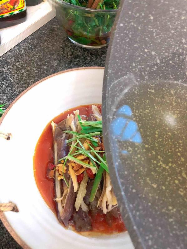 手撕茄子的做法-醬香味拌菜譜