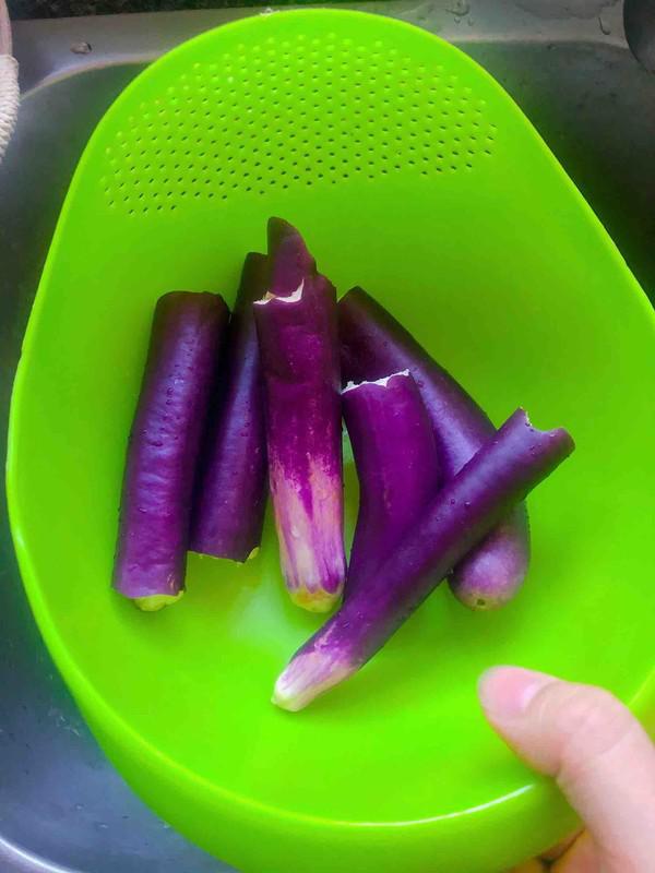 手撕茄子的做法-醬香味拌菜譜