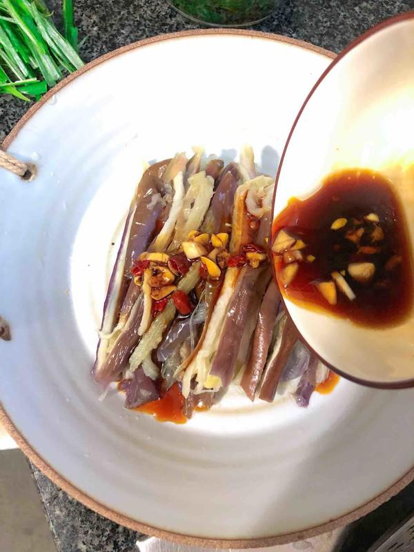 手撕茄子的做法-醬香味拌菜譜