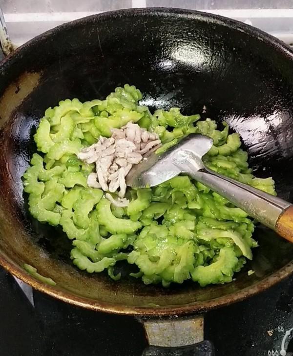 苦瓜炒肉的做法-咸鮮味炒菜譜-易網(wǎng)健康養(yǎng)生網(wǎng) 苦瓜炒肉的做法-咸鮮味炒菜譜