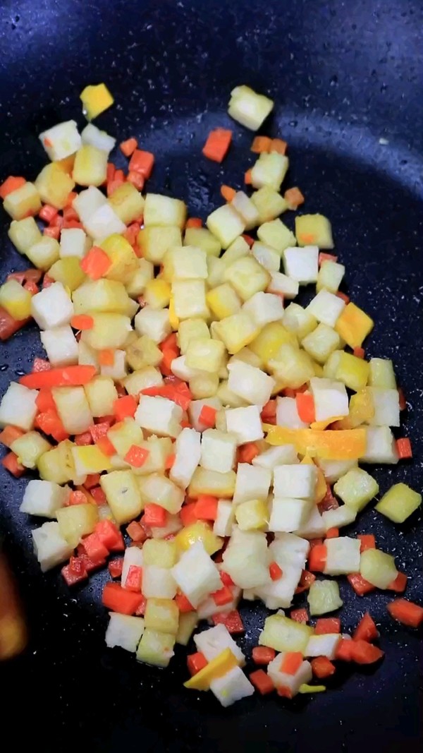 魚糕沙拉雞蛋杯的做法-酸辣味拌菜譜