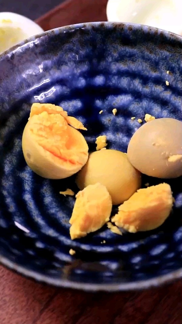 魚糕沙拉雞蛋杯的做法-酸辣味拌菜譜