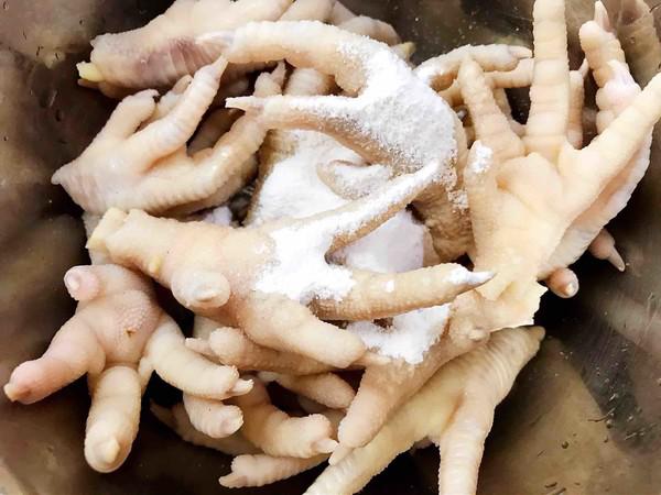 超入味的鹽焗鳳爪的做法-咸鮮味煮菜譜-易網健康養生網 超入味的鹽焗鳳爪的做法-咸鮮味煮菜譜