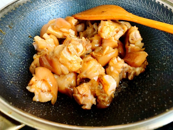 紅燒豬蹄的做法-家常味燉菜譜-易網健康養生網 紅燒豬蹄的做法-家常味燉菜譜