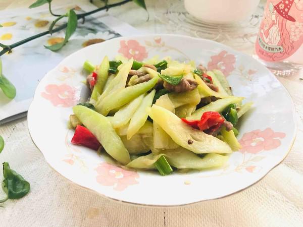 芥蘭炒肉絲的做法-家常味炒菜譜