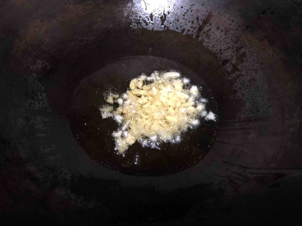 清炒西蘭花的做法-家常味炒菜譜-易網健康養生網 清炒西蘭花的做法-家常味炒菜譜