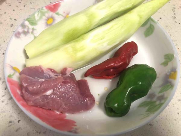 芥蘭炒肉絲的做法-家常味炒菜譜